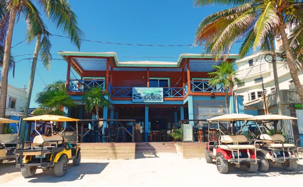 San Pedro Sandbar Beachfront Hostel 10